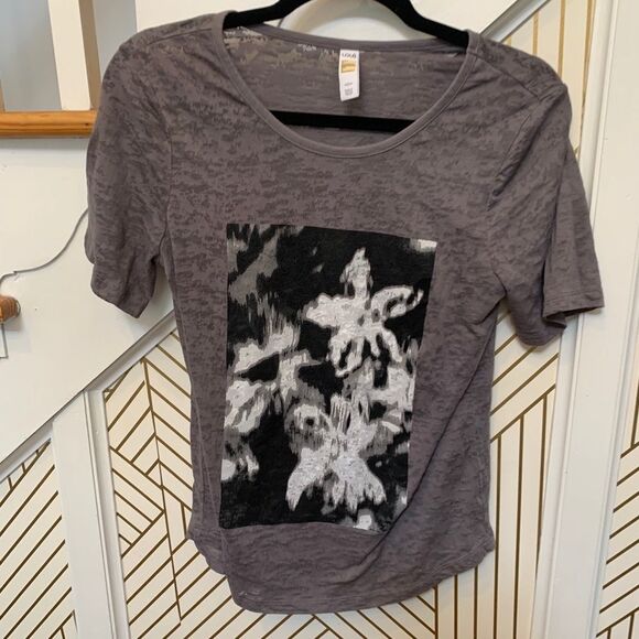 Lole Short Sleeve Graphic Tee - Picture 2 of 4